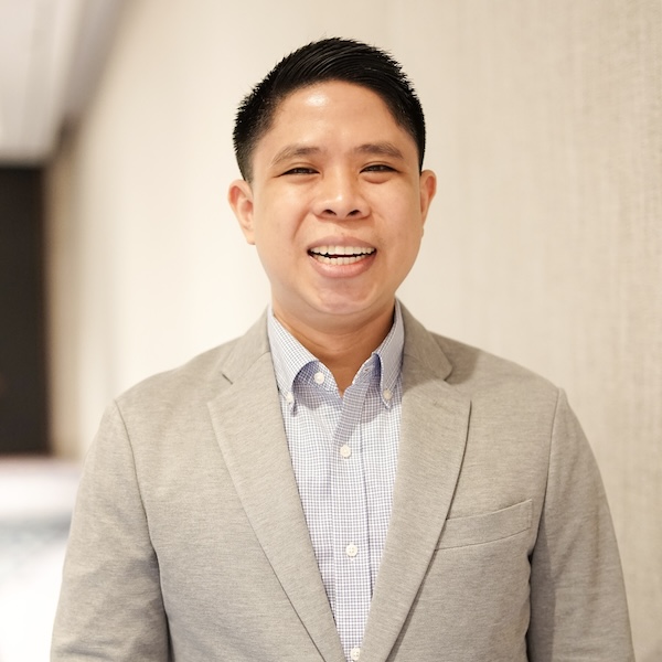 프란시스 이안 L. 아가텝